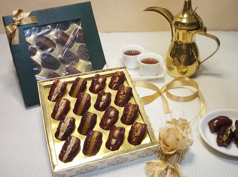 Green Window Box<br> 16pcs Assorted Filled Dates